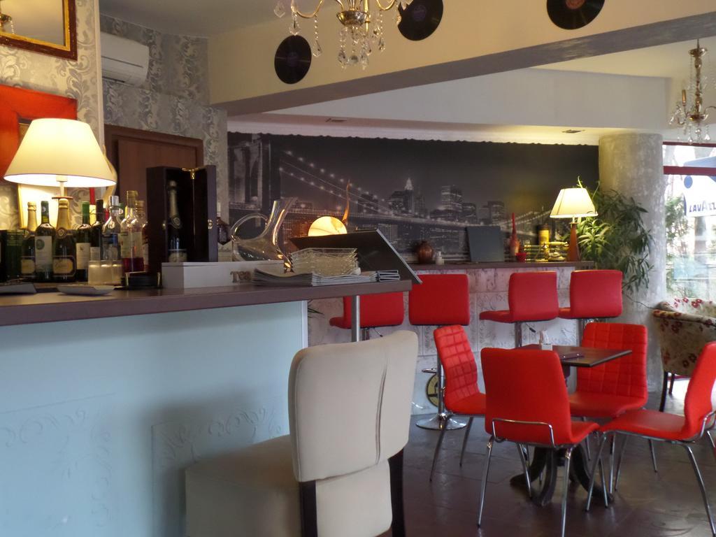 Hotel Ss Residence Unirii ブカレスト エクステリア 写真