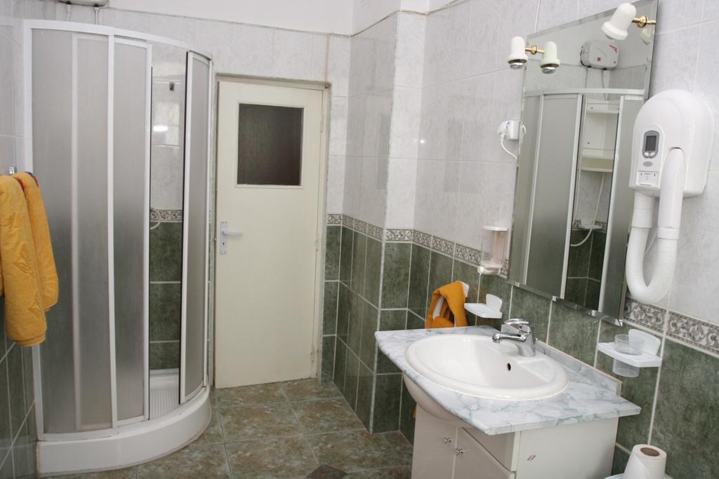 Hotel Ss Residence Unirii ブカレスト エクステリア 写真